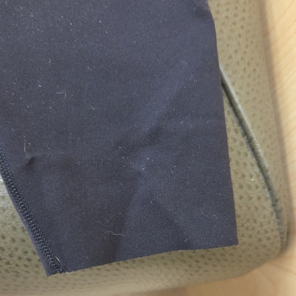 Lululemon Classic Black Leggings-EUC - Picture 2 of 6